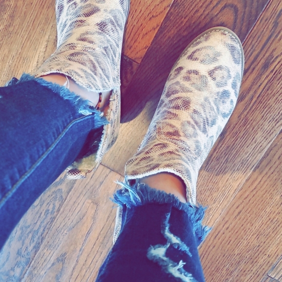 Gypsy Jazz Shoes - Sz: 6-10 Authintic Gypsy Jazz Leopard Wedge Bootie